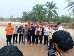 Lasarus Tinjau Langsung Lokasi Banjir–Longsor di Tapanuli Tengah, Pastikan Infrastruktur Segera Dipulihkan