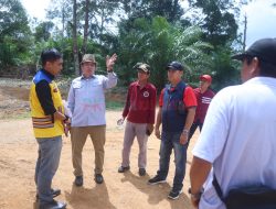 Lasarus Tinjau Pembangunan Jalan Pauh Desa–Umin Jaya di Sintang, Target Rampung Bertahap hingga 2026