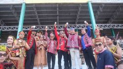 Disambut Meriah di Gawai Dayak Melawi, Lasarus Dorong Generasi Muda Dayak Tampil dan Berprestasi