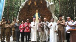 Camat Tempunak Hadiri Peresmian dan Pemberkatan Gua Maria Pengkal Merslung di Stasi Tembak